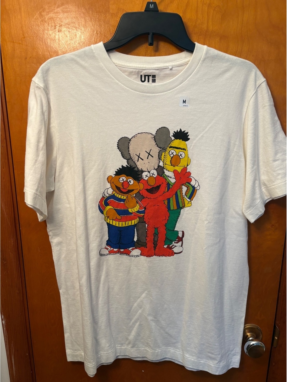 UNIQLO KAWS x Sesame Street White Graphic T-Shirt Men’s M